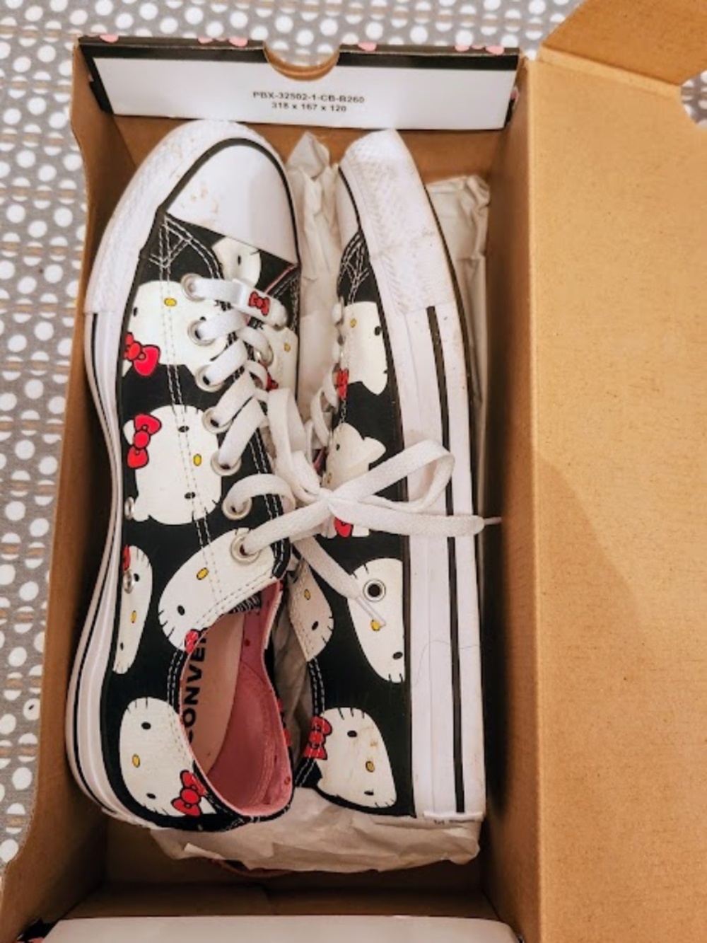 Hello Kitty Converse Size 10.5 Women's